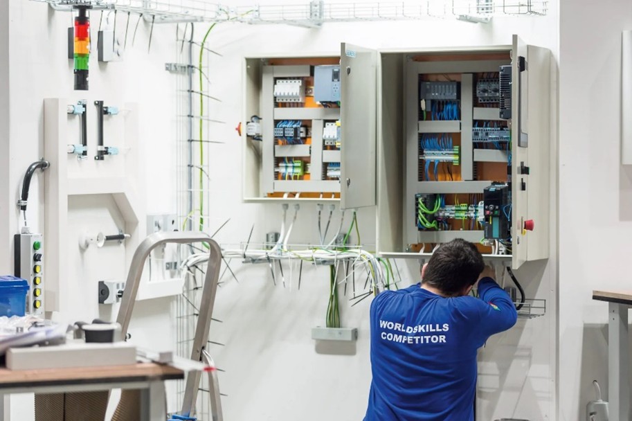 Siemens støtter EuroSkills Herning 2025 som Main Skill Sponsor inden for flere skills